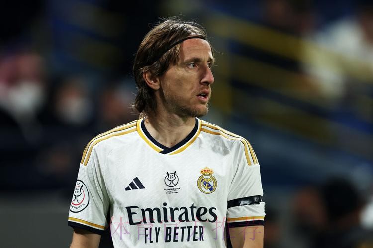 罗马诺-莫德里奇只想留皇马 在等球队进行续约谈判